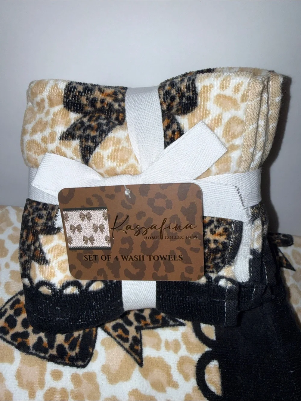 NWT Kassafina 8 Pc 100% Velour Cotton Bath Towel Set Cheetah Leopard Bows